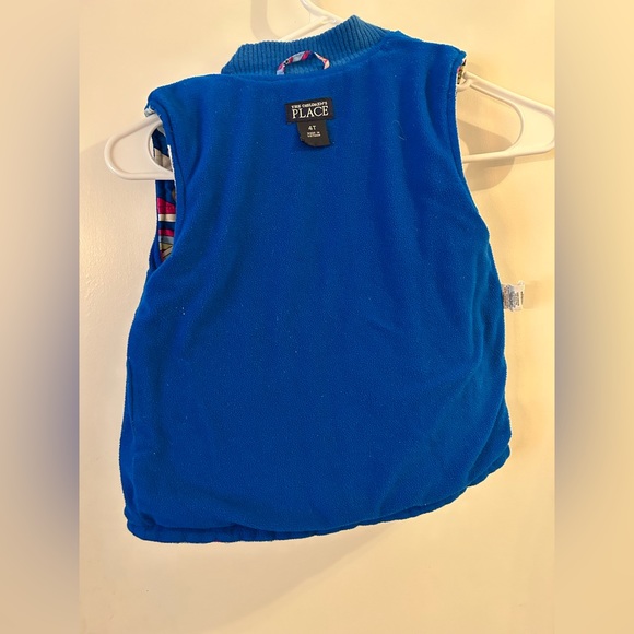 The Children’s Place colorful puffer vest. Sz 4T - Picture 6 of 7